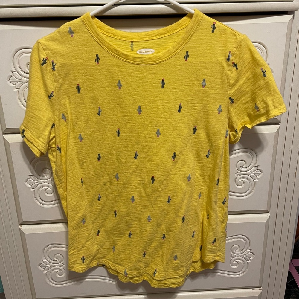old navy shirt